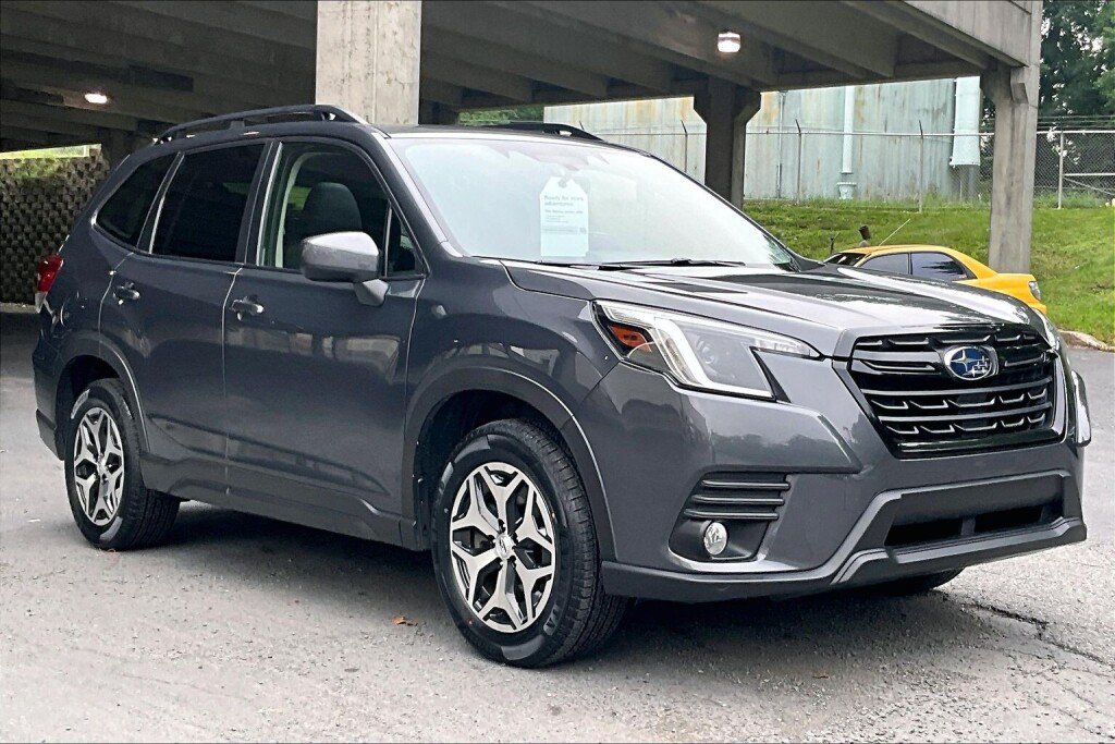 Certified 2023 Subaru Forester Premium AWD/4WD image 19
