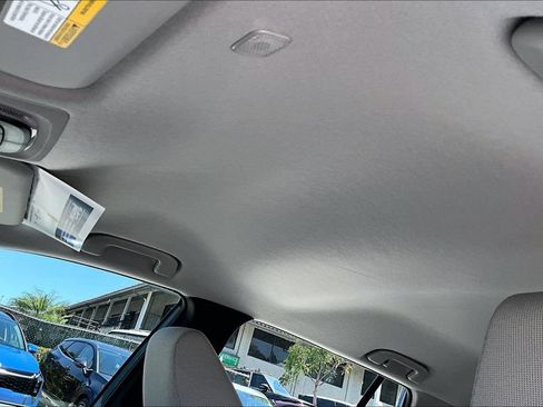 Used 2025 Toyota Corolla Cross L FWD image 12