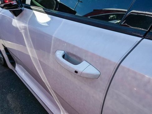 Used 2020 Kia Stinger GT1 RWD image 12