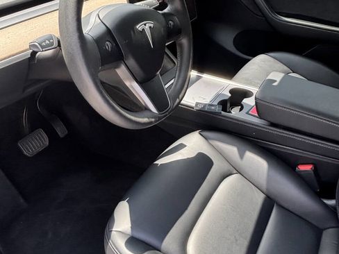 Used 2023 Tesla Model Y Long Range image 9