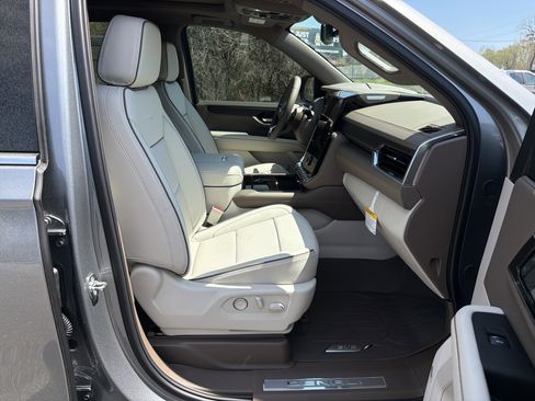 New 2026 GMC Yukon XL Denali w/ Sun & Power Step Package RWD image 16
