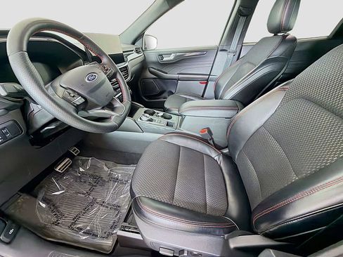 Used 2024 Ford Escape ST-Line w/ Tech Pack #1 AWD/4WD image 19
