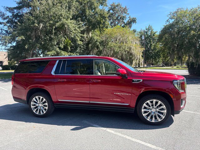Used 2022 GMC Yukon XL Denali RWD image 8