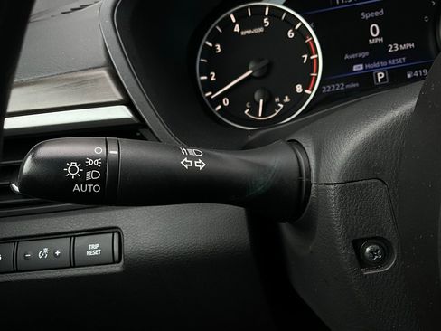 Used 2025 Nissan Altima 2.5 SV image 34