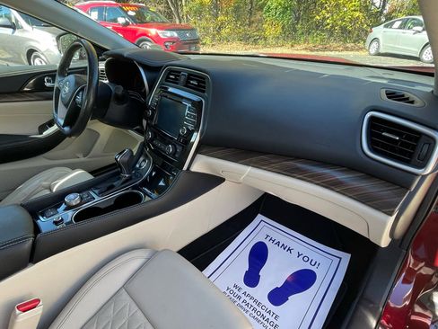 Used 2017 Nissan Maxima Platinum image 29