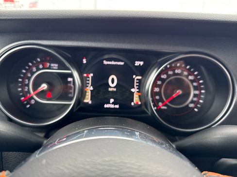 Used 2021 Jeep Gladiator Mojave w/ Cold Weather Group image 17