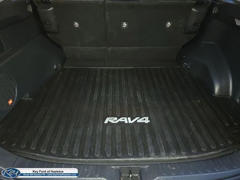 Used 2020 Toyota RAV4 Limited image 23
