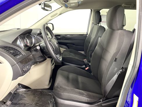 Used 2018 Dodge Grand Caravan SE w/ UConnect Hands-Free Group FWD image 14