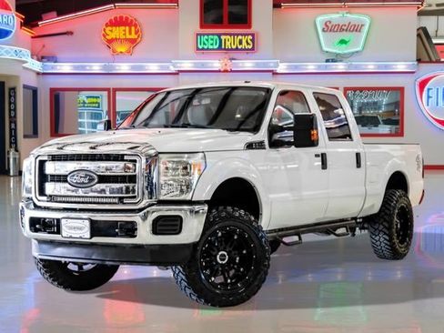 Used 2015 Ford F250 XLT w/ XLT Interior Package image 2