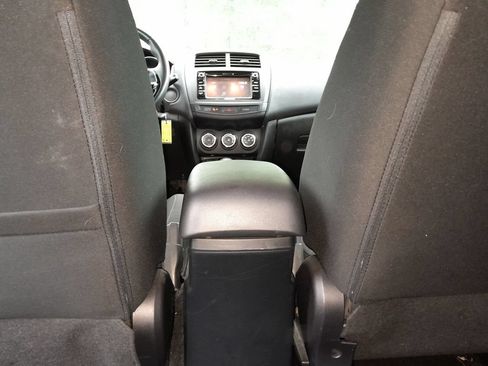 Used 2017 Mitsubishi Outlander Sport LE AWD/4WD image 32