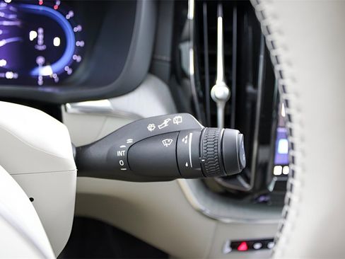 Certified 2025 Volvo XC60 B5 Ultra w/ Climate Package image 14