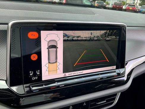 New 2025 Volkswagen Atlas Peak Edition SE image 21