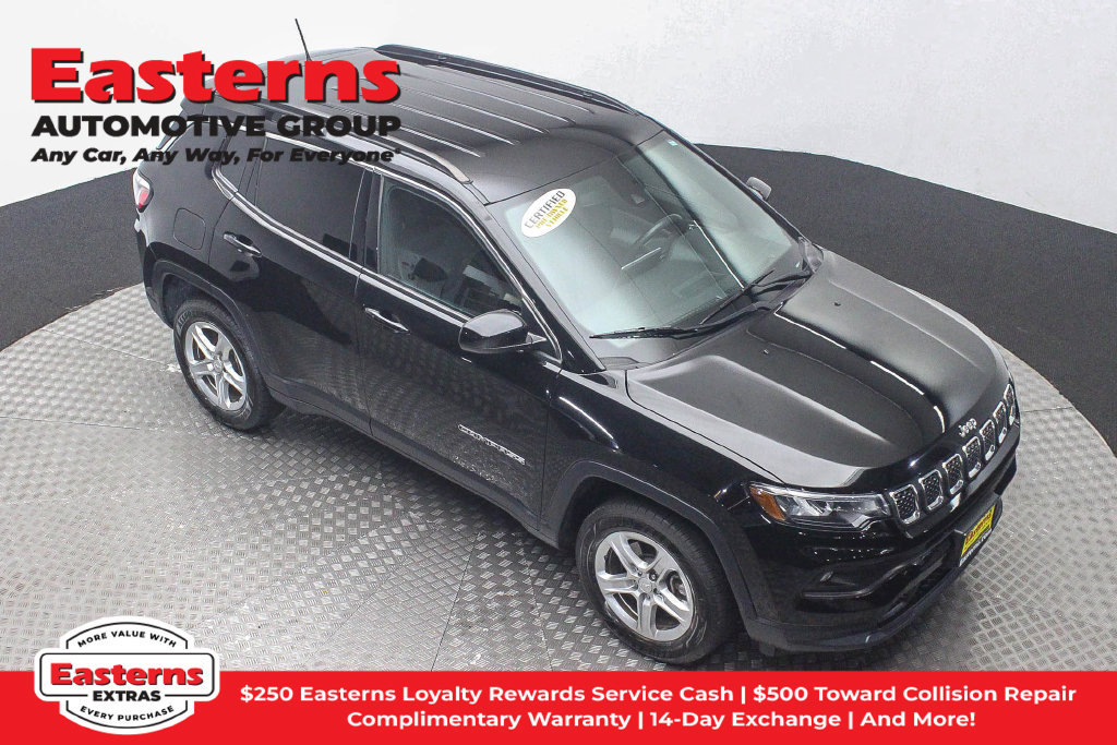 Used 2024 Jeep Compass Latitude AWD/4WD image 4