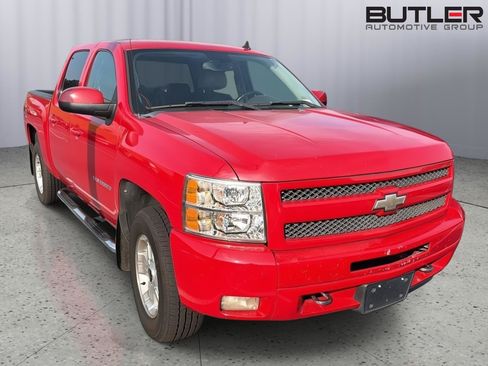 Used 2011 Chevrolet Silverado 1500 LTZ w/ Z71 Appearance Package AWD/4WD image 3