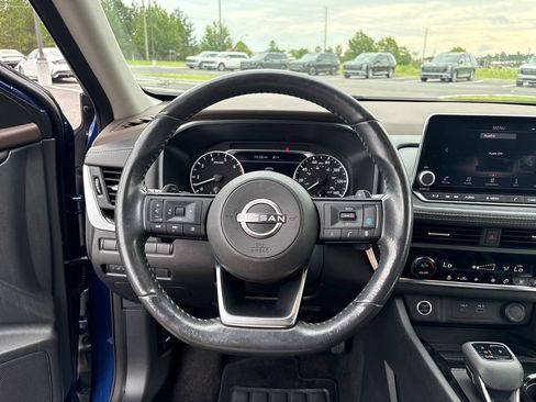 Used 2023 Nissan Rogue SV w/ SV Premium B Package FWD image 14