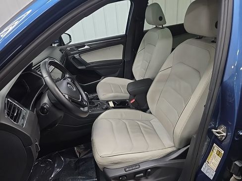 Used 2020 Volkswagen Tiguan SEL Premium R-Line w/ 3rd Row Seat Package AWD/4WD image 30