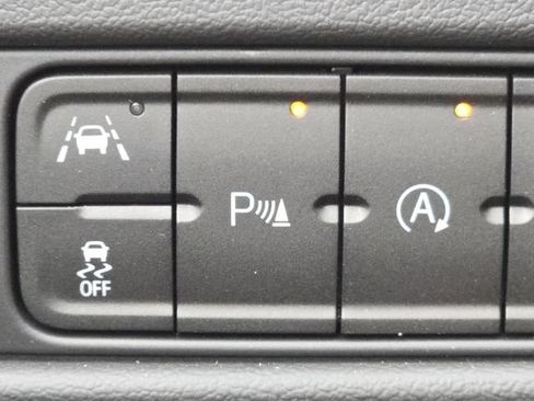 Used 2024 GMC Yukon XL SLE w/ Gmc Pro Safety Plus Package AWD/4WD image 11