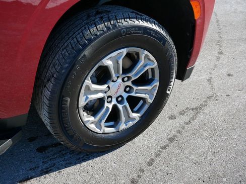 Used 2023 GMC Yukon SLE image 9