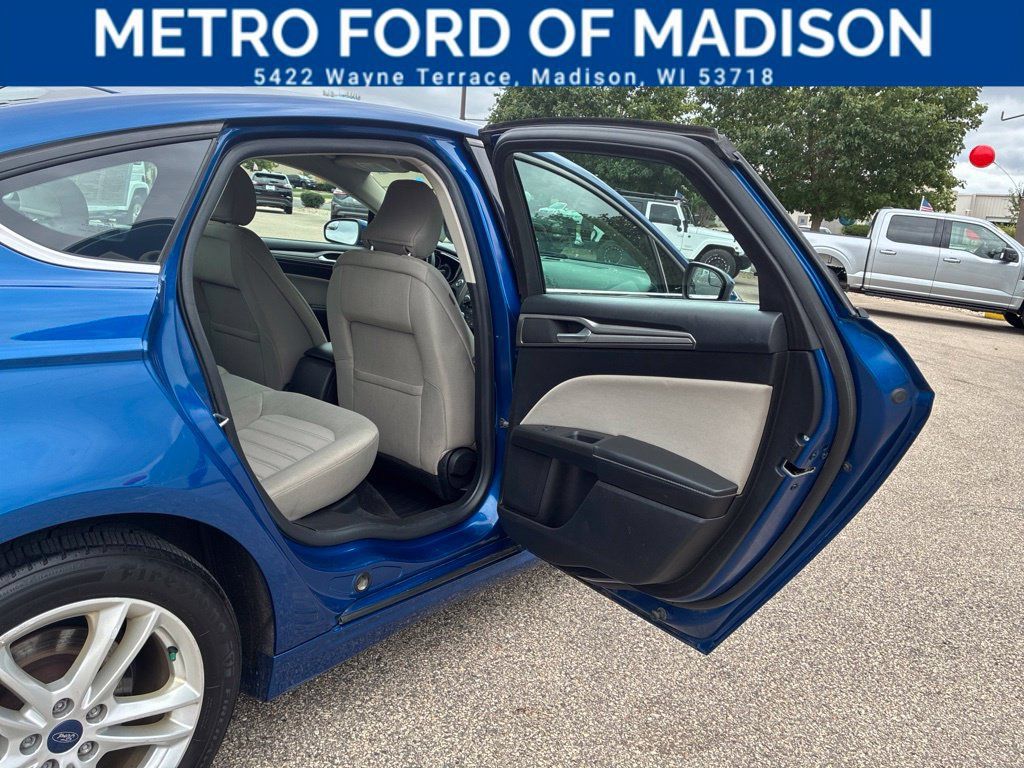 Used 2018 Ford Fusion S FWD image 37