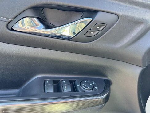 Used 2019 GMC Acadia SLT FWD image 15