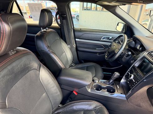 Used 2018 Ford Explorer Sport image 22