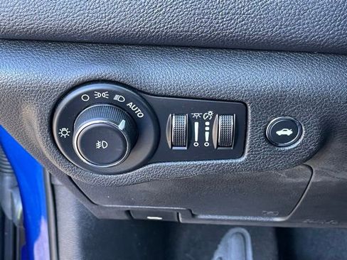 Used 2015 Chrysler 200 C w/ Navigation & Sound Group I image 12