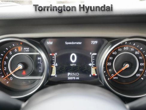 Used 2021 Jeep Gladiator Willys image 30