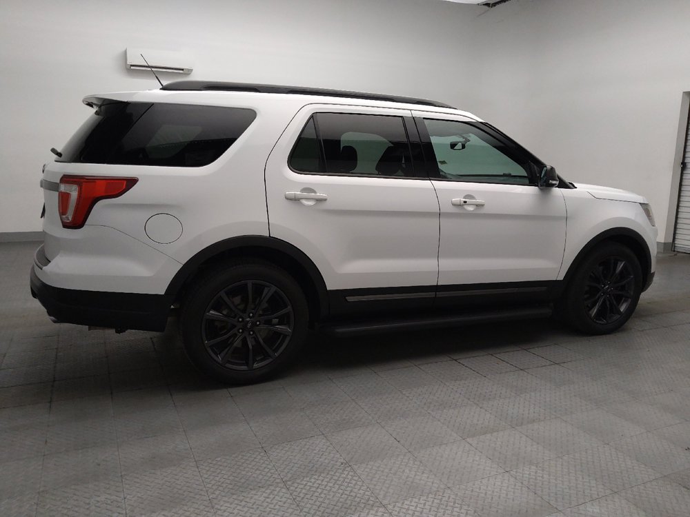 Used 2019 Ford Explorer XLT w/ Equipment Group 202A FWD image 10
