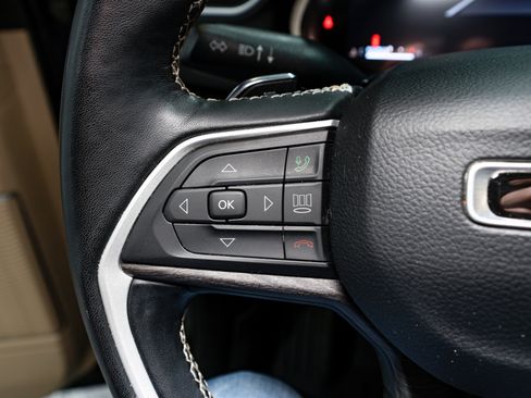 Used 2022 Jeep Grand Cherokee L Limited image 28