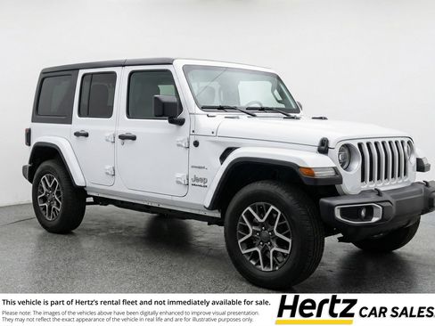 Used 2025 Jeep Wrangler Sahara image 1