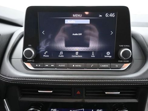 Used 2025 Nissan Rogue SV image 4