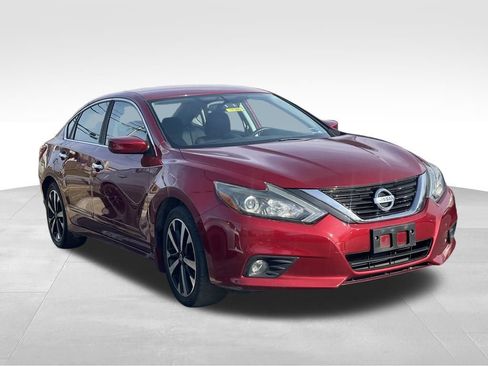 Certified 2018 Nissan Altima 2.5 SR image 3