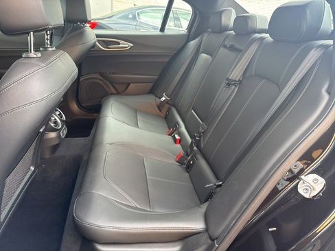 Used 2025 Alfa Romeo Giulia image 17