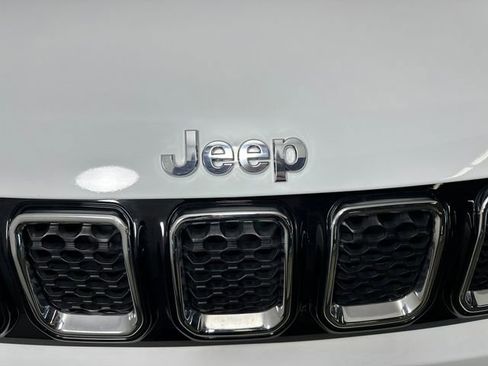 Used 2024 Jeep Compass Limited image 9