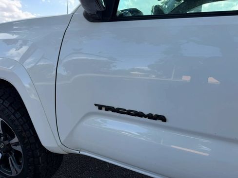 Used 2019 Toyota Tacoma TRD Sport w/ Technology Package AWD/4WD image 22