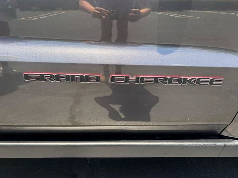 Used 2019 Jeep Grand Cherokee Trailhawk AWD/4WD image 12