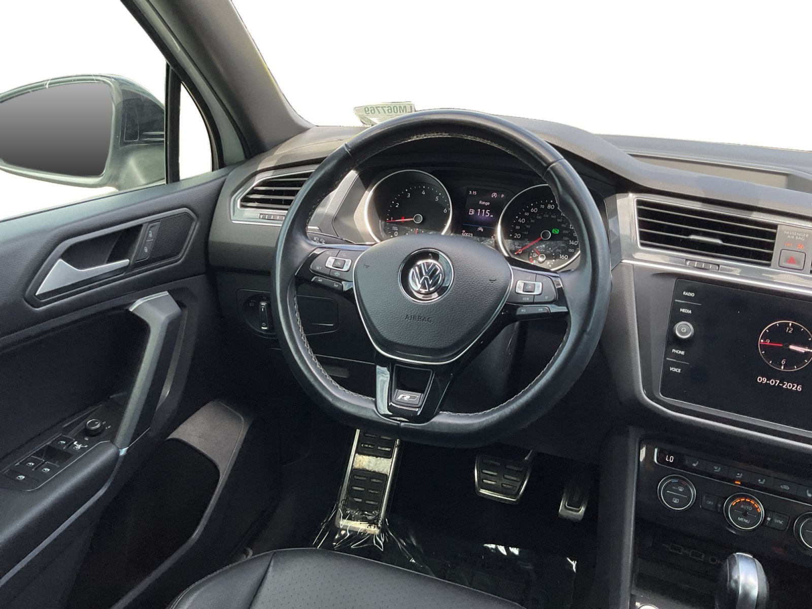 Used 2020 Volkswagen Tiguan SE R-Line FWD image 11