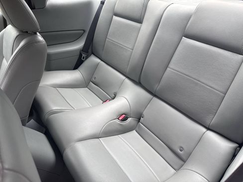 Used 2006 Ford Mustang Coupe RWD image 16