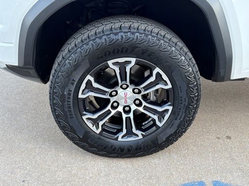 Certified 2023 GMC Canyon AT4 w/ AT4 Premium Package image 4