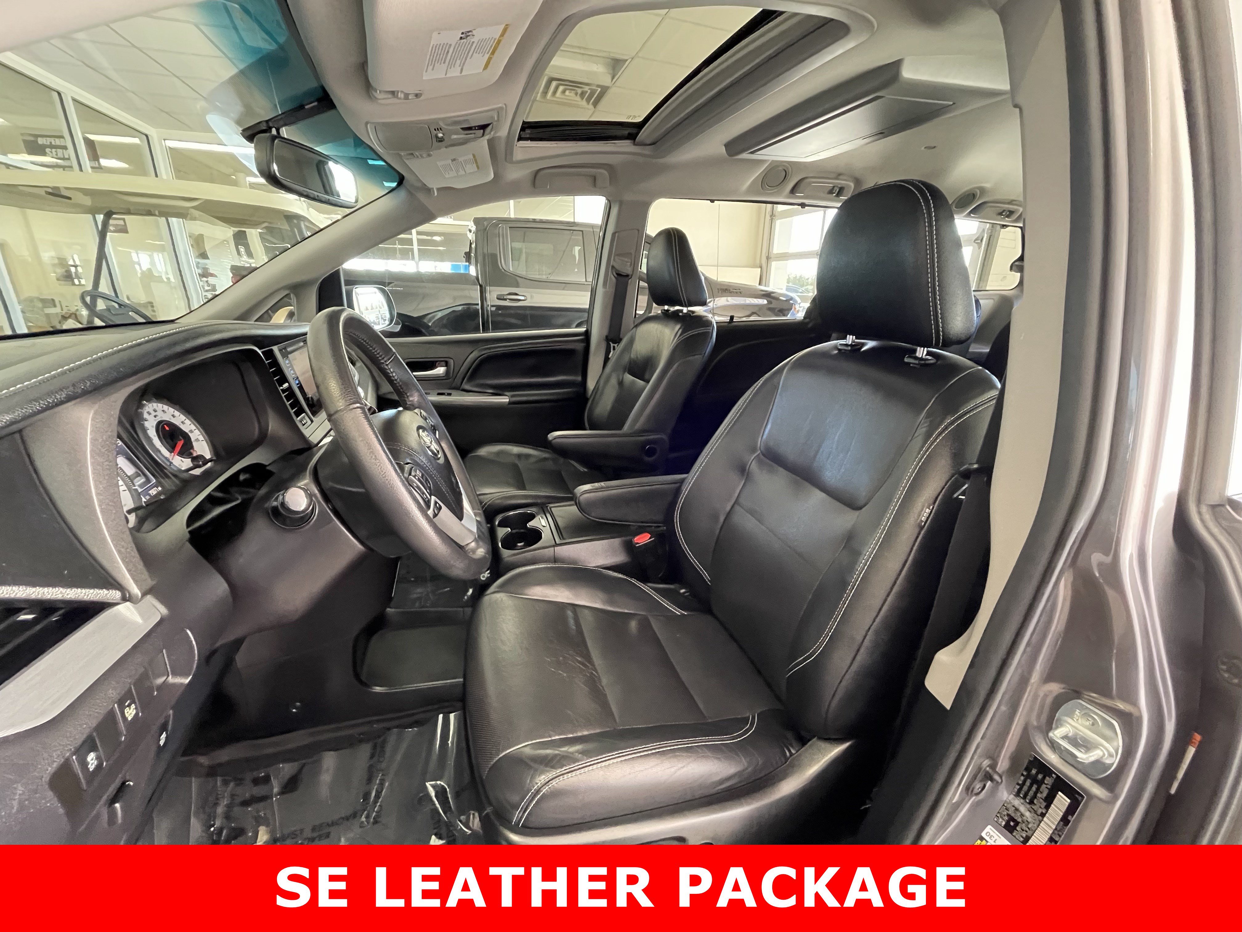 Used 2017 Toyota Sienna SE Premium FWD image 13