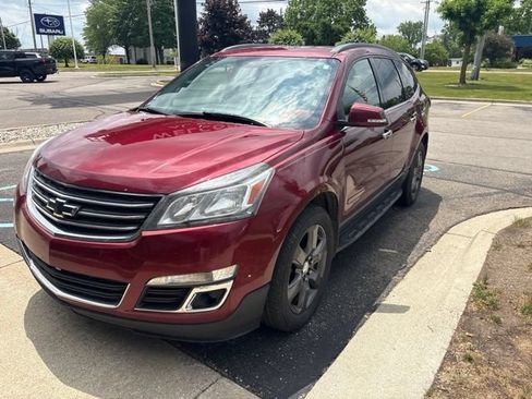Used 2017 Chevrolet Traverse LT w/ Graphite Special Edition AWD/4WD image 2