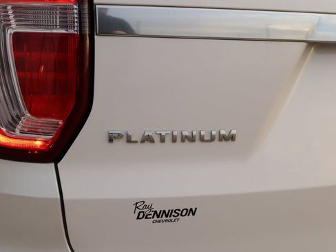 Used 2017 Ford Explorer Platinum image 42