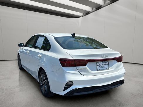 Used 2023 Kia Forte LXS w/ LXS Technology Package FWD image 3