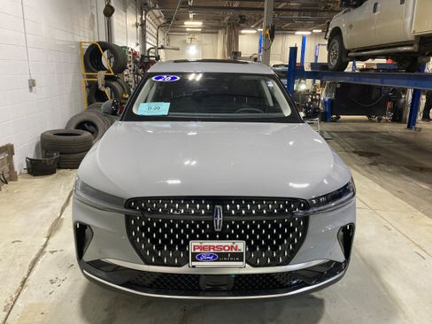 Used 2026 Lincoln Nautilus Premier w/ Equipment Group 102A image 2