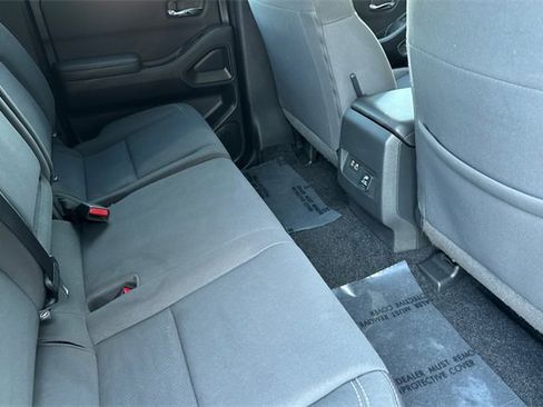 Used 2024 Nissan Frontier SV w/ SV Convenience Package image 18