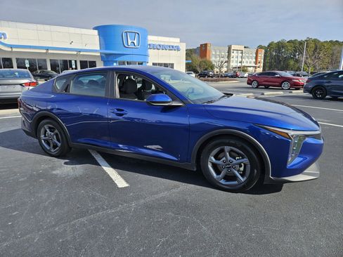 Used 2025 Kia K4 LXS image 1