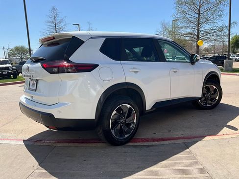 Used 2025 Nissan Rogue SV image 6