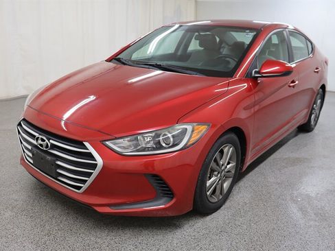 Used 2017 Hyundai Elantra SE FWD image 3
