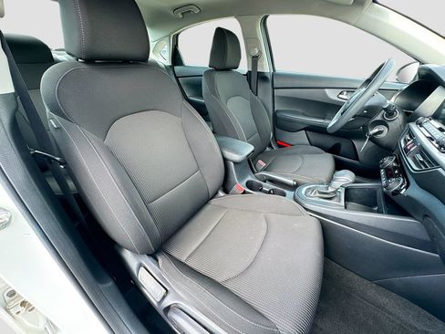 Used 2019 Kia Forte LXS FWD image 31