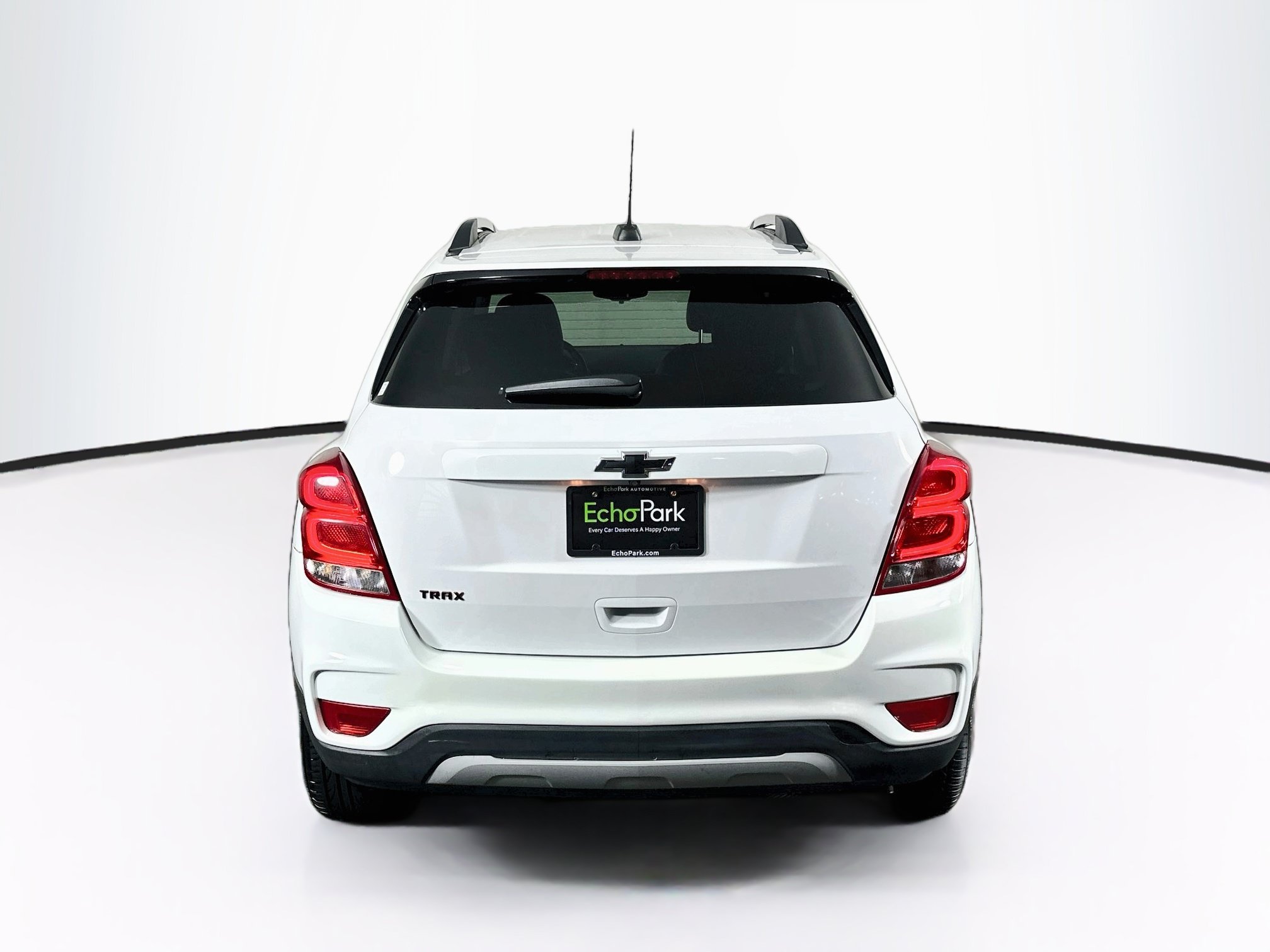 Used 2019 Chevrolet Trax LT w/ Redline Edition FWD image 7